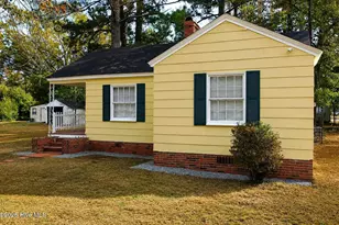 914 Biggs St, Laurinburg, NC 28352 - Photo 1