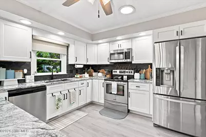 933 Green Pointe Drive, Sunset Beach, NC 28468 - Photo 14