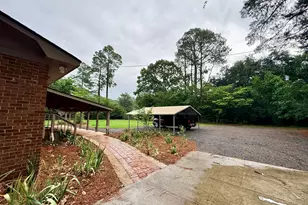 704 Highland Dr, Laurinburg, NC 28352 - Photo 2
