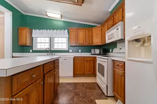 119 Dixon Dr, Newport, NC 28570 - Photo 10