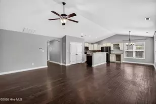 109 Pembury Way, Richlands, NC 28574 - Photo 8