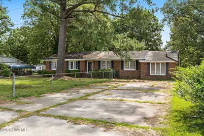 402 5th Street, Bladenboro, NC 28320 - Photo 2