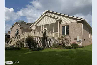 909 Lakeview Drive, Clinton, NC 28328 - Photo 6