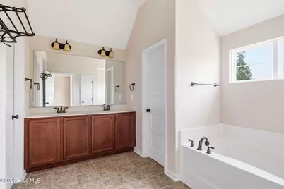 910 Highgrove Drive, Spring Lake, NC 28390 - Photo 32