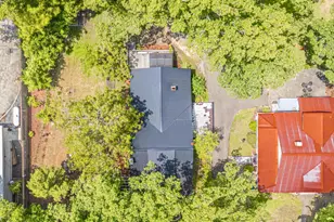 131 N Middleton St, Robbins, NC 27325 - Photo 2