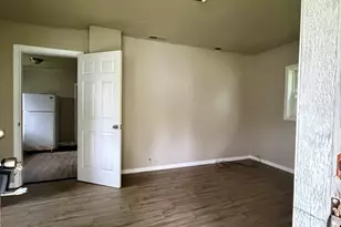 207 E Peterson St, Edenton, NC 27932 - Photo 2