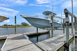302 Vesta Ct, Surf City, NC 28445 - Photo 4