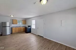 906 Starkeys Aly, Wilmington, NC 28401 - Photo 2