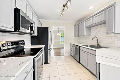 201 Bridlewood Drive, Jacksonville, NC 28540 - Photo 14