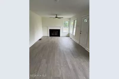 1009 W New Hampshire Avenue, Southern Pines, NC 28387 - Photo 4