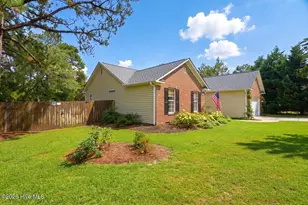 140 Crimson Ct, Carthage, NC 28327 - Photo 2