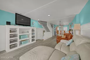 811 Carolina Beach Ave S, Carolina Beach, NC 28428 - Photo 4