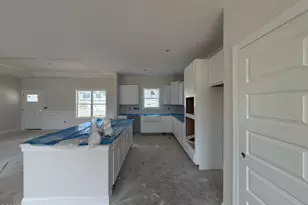 140 Margot Manor Dr, Benson, NC 27504 - Photo 6