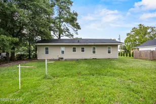 207 W Bridgers St, Burgaw, NC 28425 - Photo 16