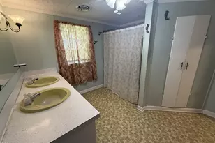 210 E Middle St, Creswell, NC 27928 - Photo 24