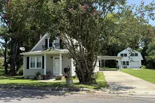 210 E Middle St, Creswell, NC 27928 - Photo 2