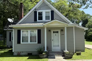 210 E Middle St, Creswell, NC 27928 - Photo 4
