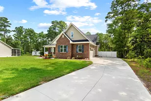 605 Gena Vee Ct, Stella, NC 28582 - Photo 4