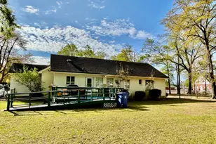 911 Atkinson St, Laurinburg, NC 28352 - Photo 16
