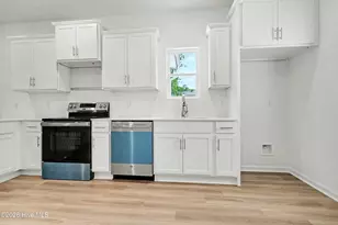 3456 Lakeview Dr SW, Supply, NC 28462 - Photo 8