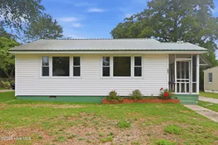 303 Banks St, Jacksonville, NC 28540 - Photo 2