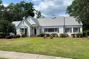 313 E 1st Ave, Chadbourn, NC 28431 - Photo 1