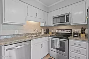 1404 Canal Dr, Carolina Beach, NC 28428 - Photo 6