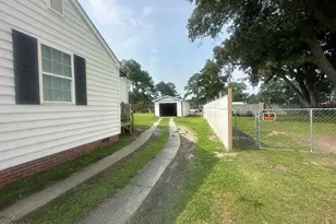622 E Memorial Dr, Ahoskie, NC 27910 - Photo 6