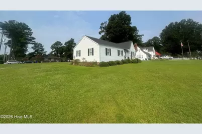 622 E Memorial Drive, Ahoskie, NC 27910 - Photo 2