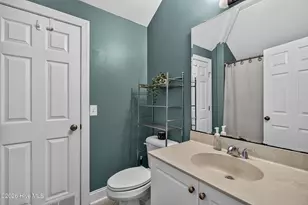 320 Castle Bay Dr, Hampstead, NC 28443 - Photo 32
