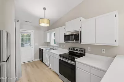 707 Varsity Drive, Wilmington, NC 28403 - Photo 10