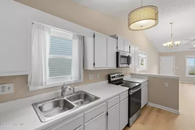 707 Varsity Drive, Wilmington, NC 28403 - Photo 12