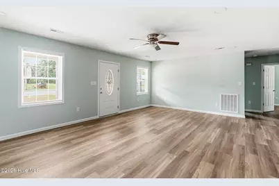 213 Rice Street, Hamlet, NC 28345 - Photo 6