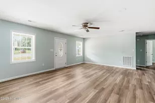 213 Rice St, Hamlet, NC 28345 - Photo 6