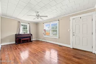 203 Fairview St, Williamston, NC 27892 - Photo 10