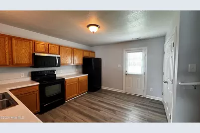 101 Bridgewood Drive, Jacksonville, NC 28546 - Photo 6