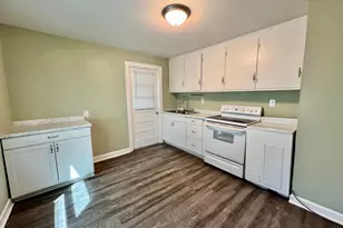 4110 E Pine St, Farmville, NC 27828 - Photo 4