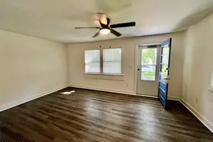 4110 E Pine St, Farmville, NC 27828 - Photo 2