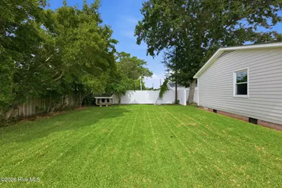 211 Vine Street, Beaufort, NC 28516 - Photo 6