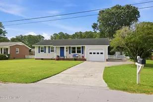 211 Vine St, Beaufort, NC 28516 - Photo 2