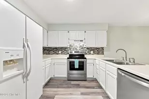 3200 Crystal Oaks Ln, Morehead City, NC 28557 - Photo 10