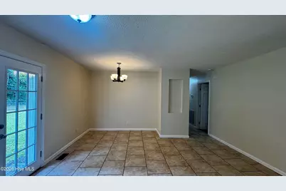 112 Shamrock Drive, Jacksonville, NC 28540 - Photo 8
