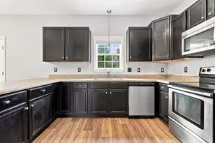 302 Squire Ct, Maple Hill, NC 28454 - Photo 14