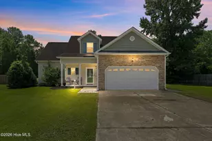 302 Squire Ct, Maple Hill, NC 28454 - Photo 2