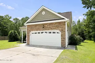 302 Squire Ct, Maple Hill, NC 28454 - Photo 42