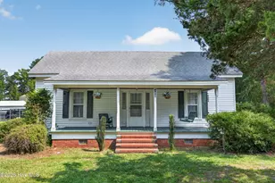 309 E Main St, Magnolia, NC 28453 - Photo 2