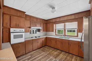 309 E Main St, Magnolia, NC 28453 - Photo 12