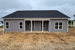 201 Ashley Hts Dr, Aberdeen, NC 28315 - Photo 2