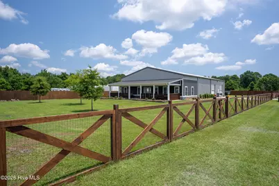 618 Hwy 17 N, Holly Ridge, NC 28445 - Photo 2