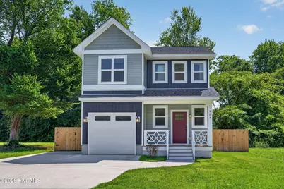 404 S Bodenheimer Street, Burgaw, NC 28425 - Photo 1
